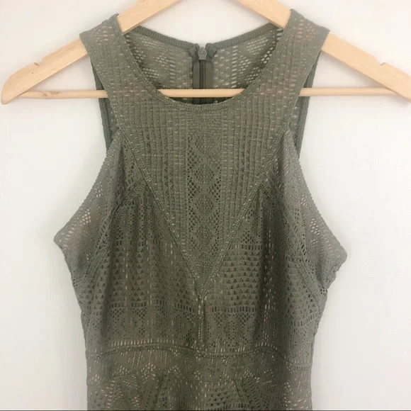 open lace back dress BCBG Size 12 Green Silk Mixed Fabrics Halter Mid Calf Dress – Sui Generis  Designer Consignment